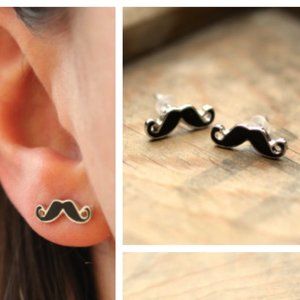 NEW WOMEN'S MINIMAL GOLD EDGE MUSTACHE EARRINGS